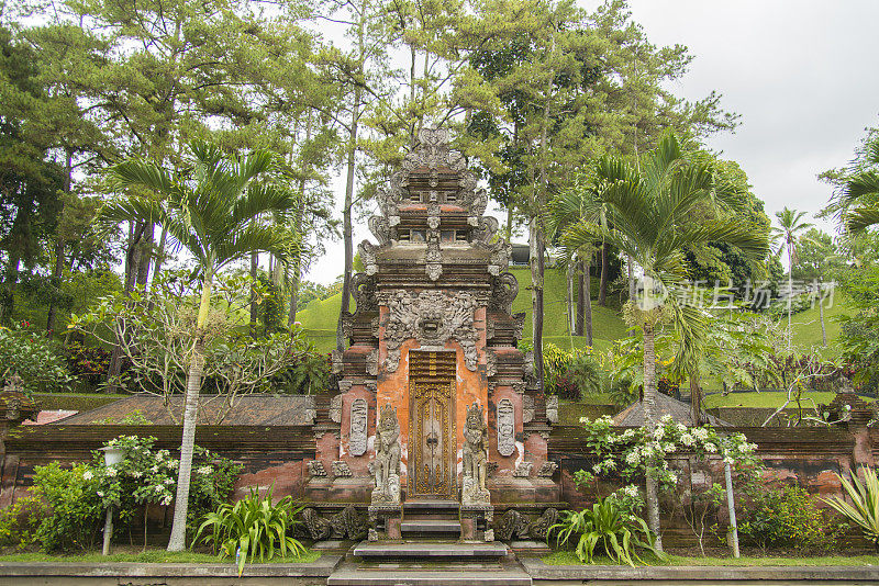 Tirta Empul寺庙，圣池水，印度尼西亚巴厘岛